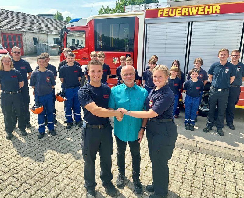 Spendenübergabe an die Jugendfeuerwehr
