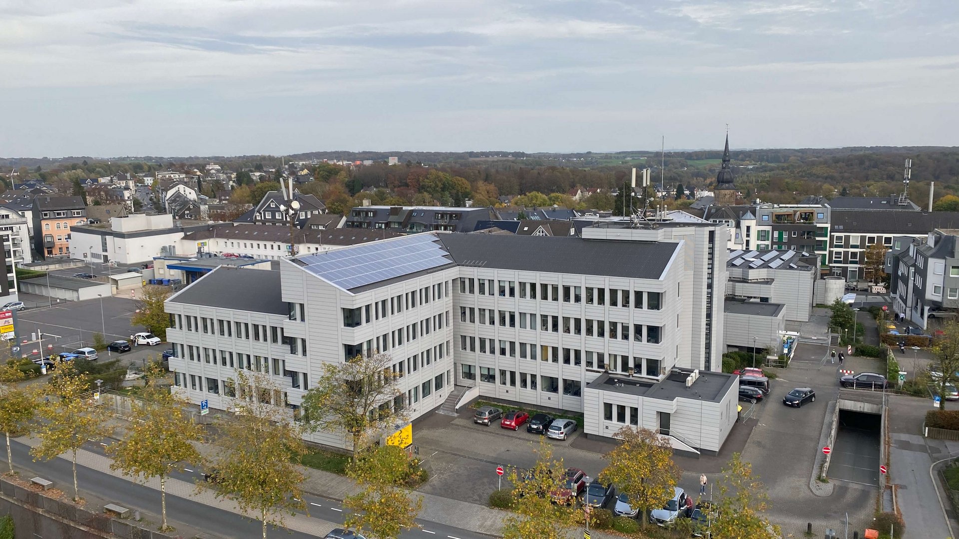 Das Rathaus Wermelskirchen von oben. 