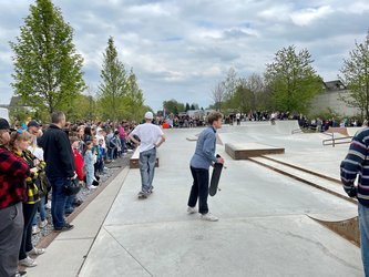Die offizielle Eröffnung des Jugendfreizeitparks mit Skate-Contest. 