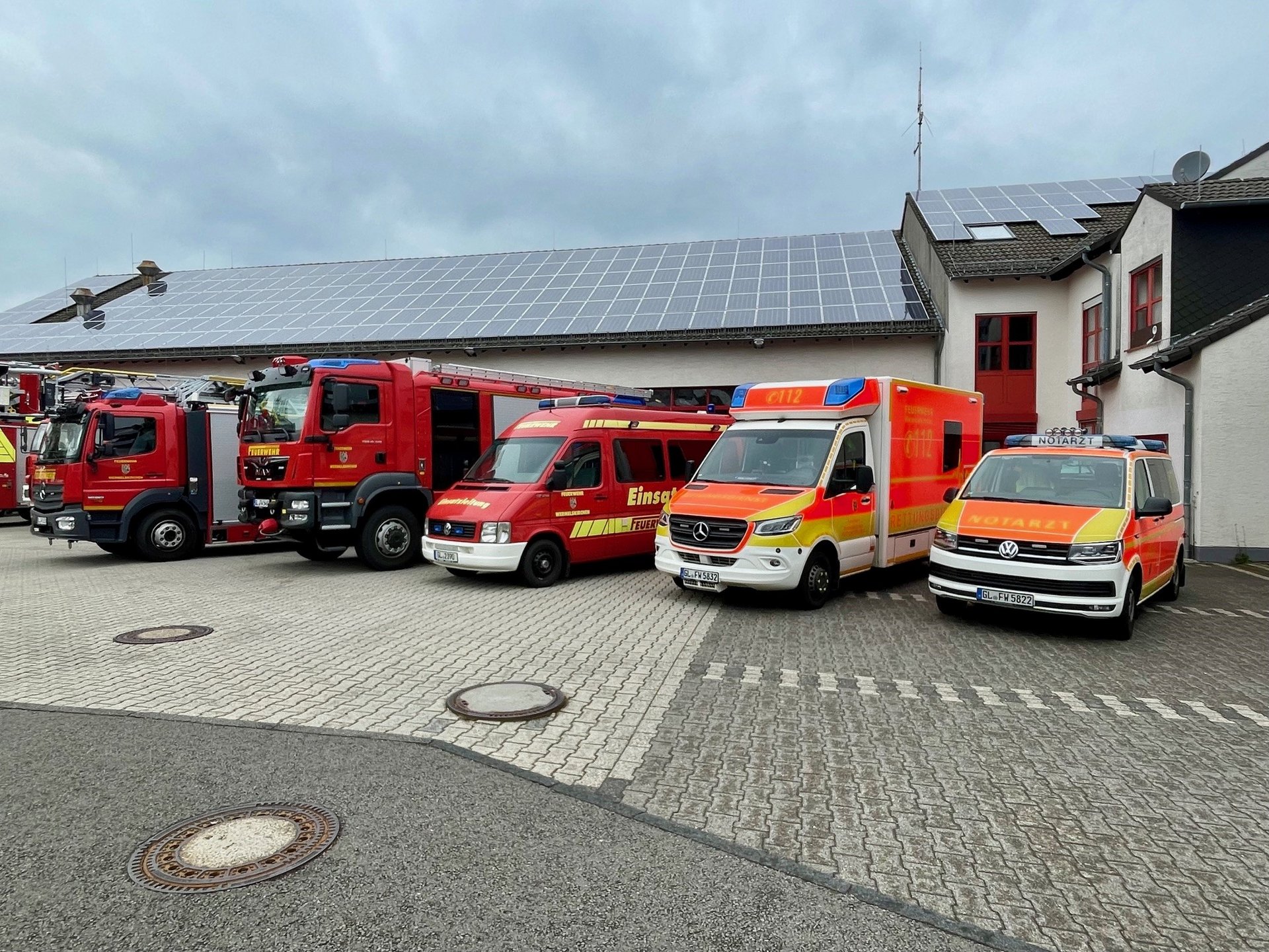 Ein Teil des Fuhrparks der Feuerwehr 